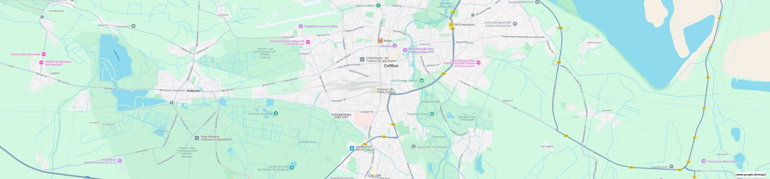 Map section of Cottbus and the surrounding area from Google Maps. The map shows urban areas, roads, lakes and green areas. Important points such as hotels, places of interest and traffic routes are marked. A large body of water is visible to the east, while rural areas can be seen to the west.